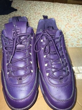 FILA   Purple/Grape sneakers   Great Like New Condition